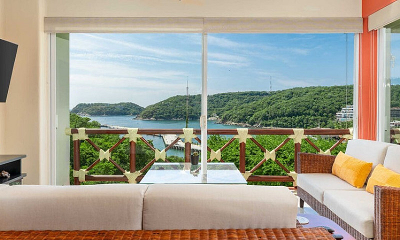 Huatulco, Mexico. Ex...