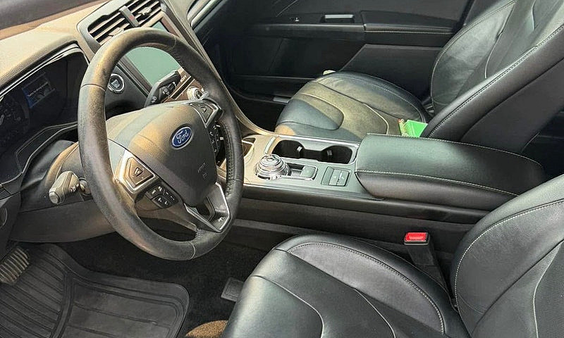 2020 Ford Fusion Hyb...