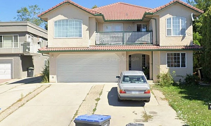 Bright 2 Bedroom Bas...