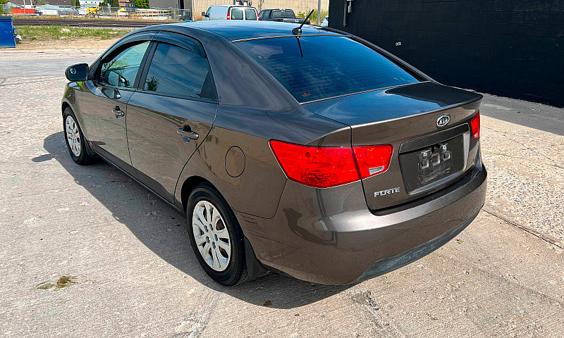 2013 Kia Forte Safe...