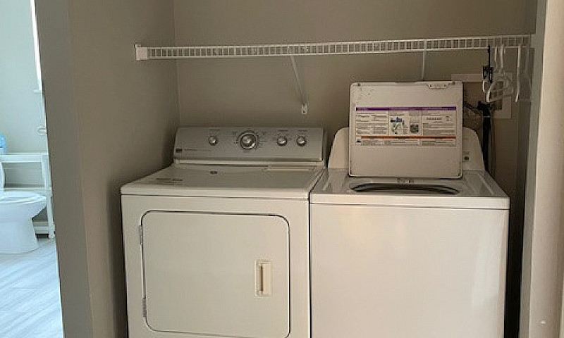 Bright 3 Bedroom Sui...