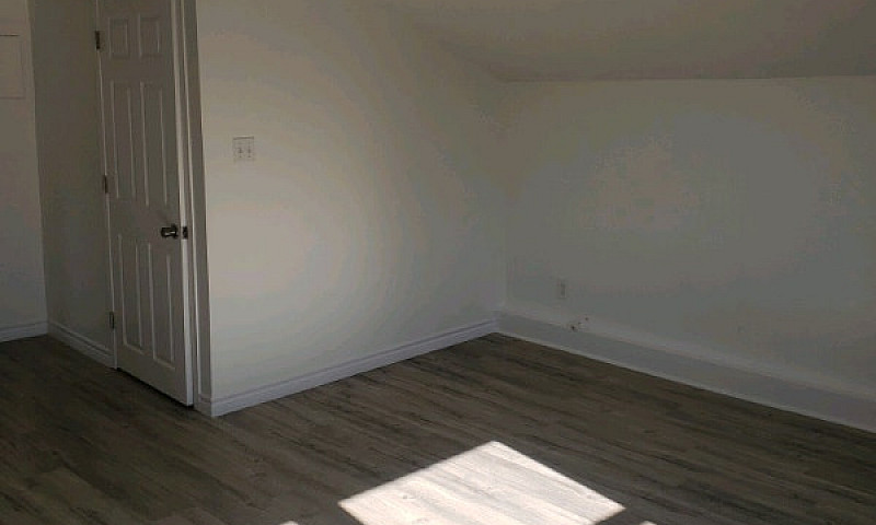 $985.00 Stratford Wa...