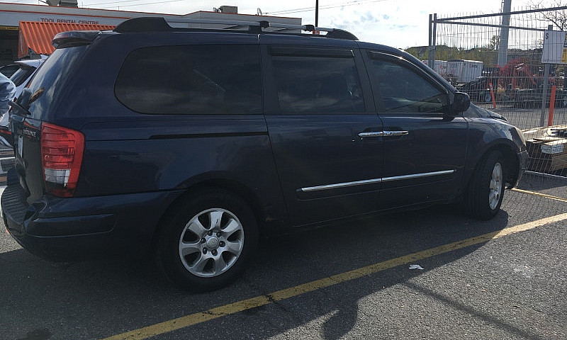 2008 Hyundai Entoura...