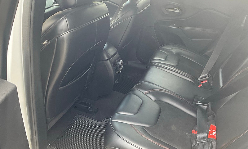 2020 Jeep Cherokee T...