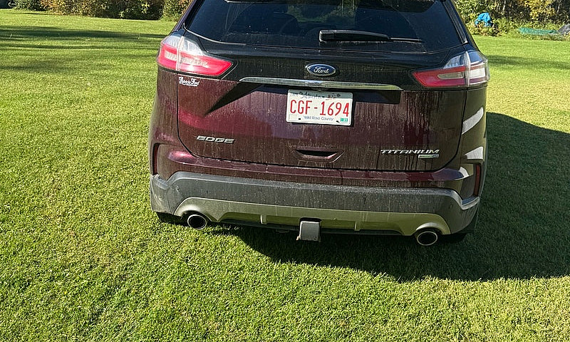 2020 Ford Edge Titan...