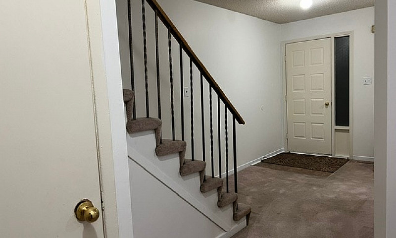 Spotless 3 Bed Detac...