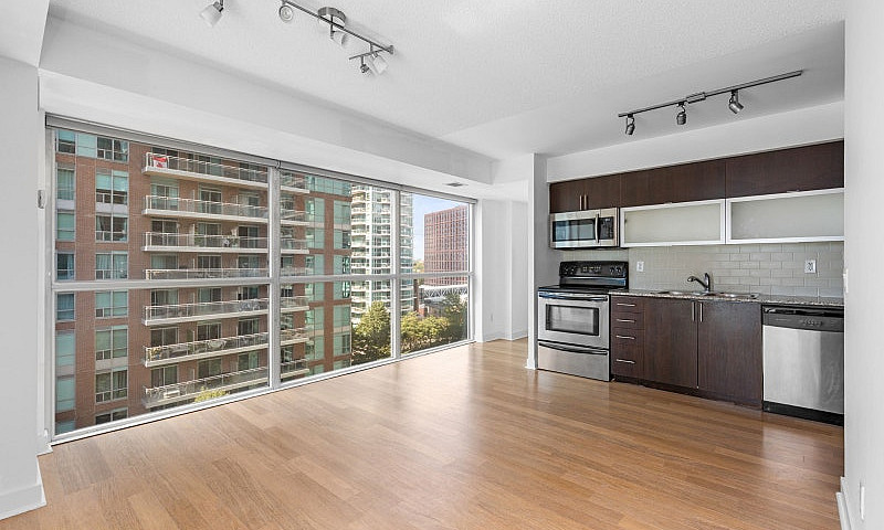 2 Bed 1 Bath Condo I...