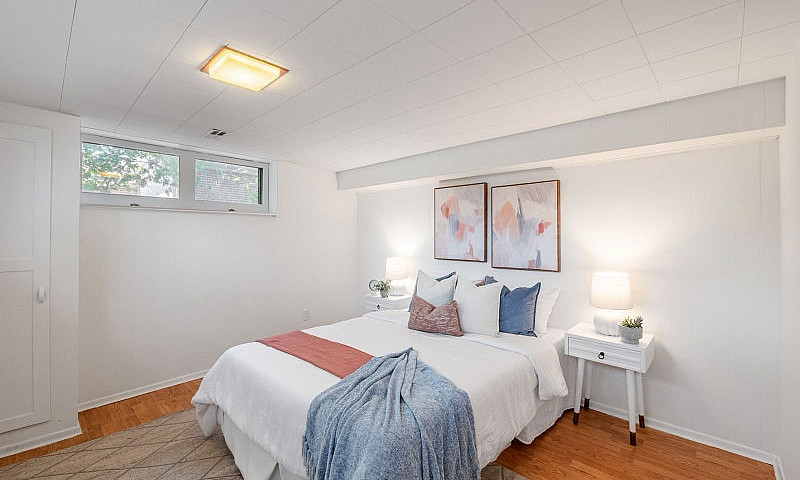 Spacious 1 Bedroom B...