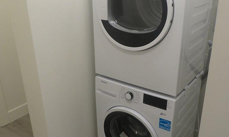 2Br Bsmt Suite Incud...
