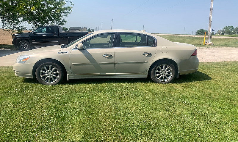 Buick Lucern $2800...