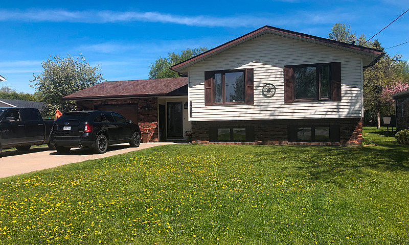Stunning 5 Bed, 2 Ba...