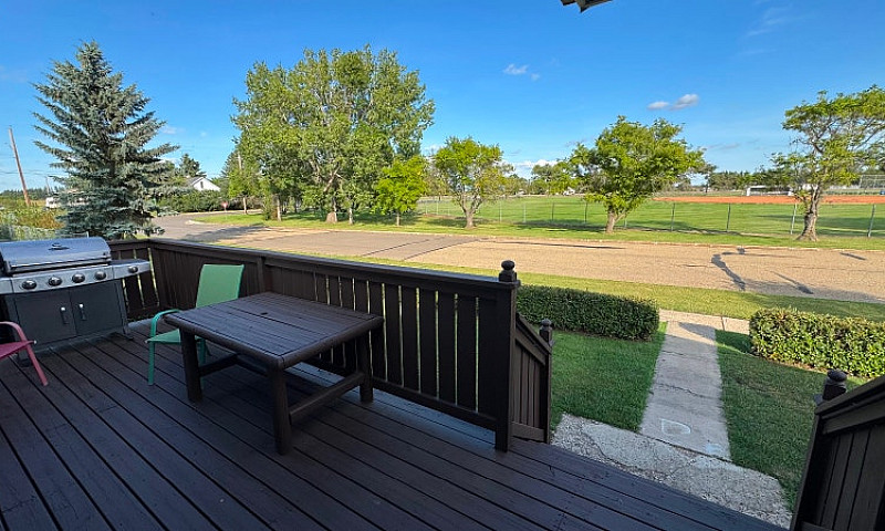 3 Bedroom Bungalow D...