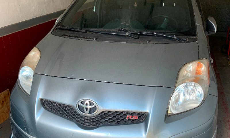 Toyota Yaris Sr 2011...