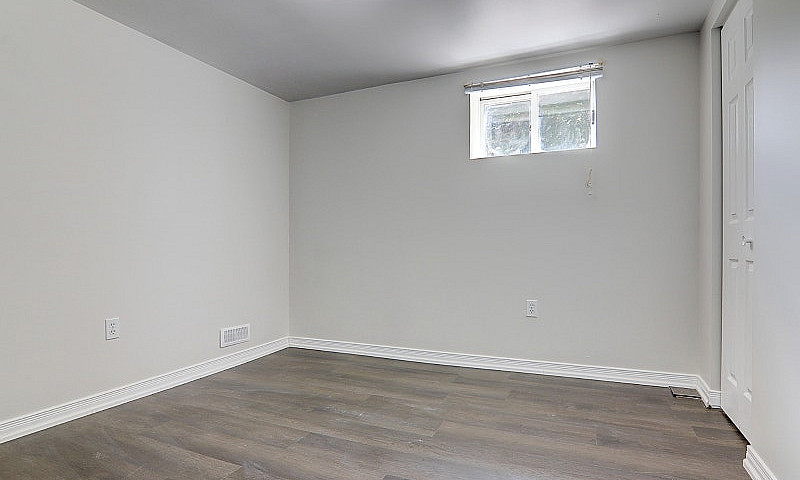 Raised Basement Apar...