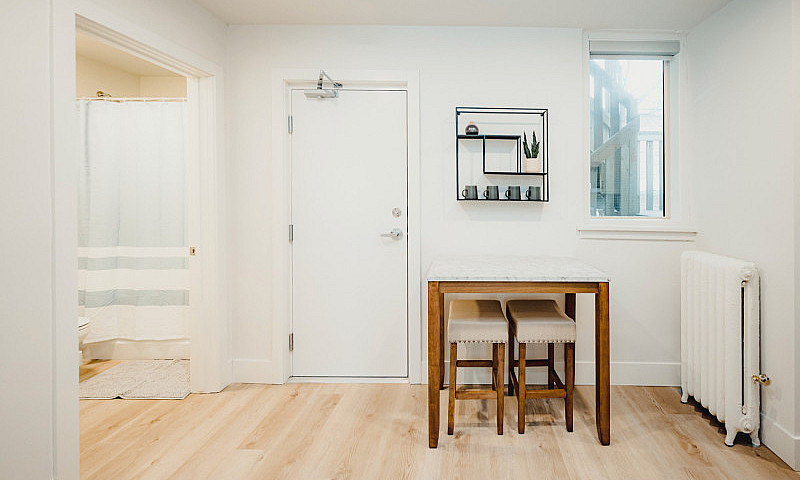Fully Furnished 1 Be...