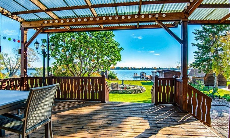 Furnished Lakefront ...