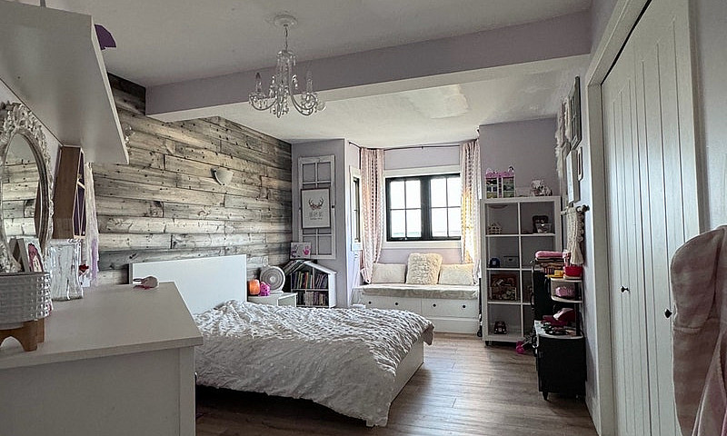 Large Farmhouseto Be...