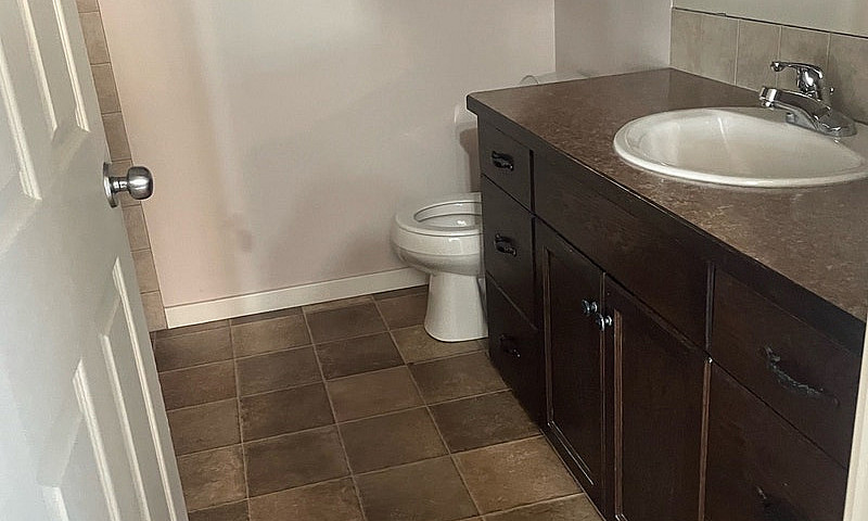 2 Bedroom Suite On M...