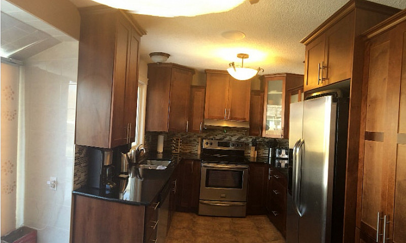 House With 4 Bedroom...