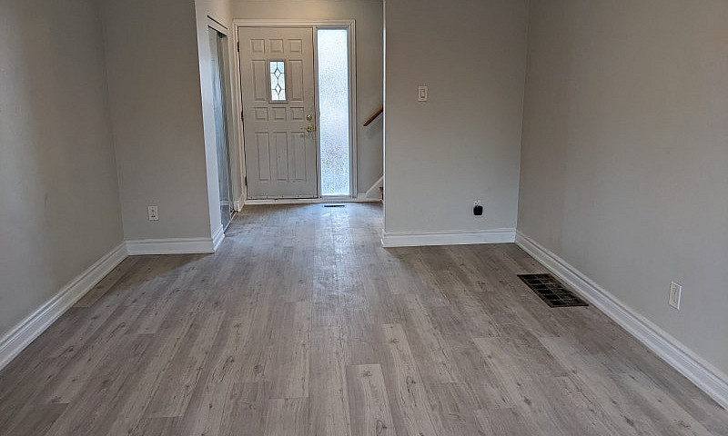 Bright 3 Br Home: Ne...
