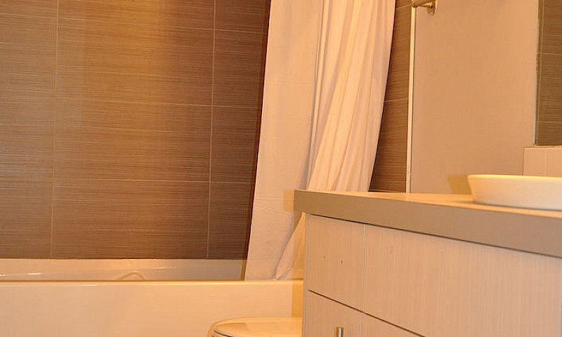Renovated Bungalow F...
