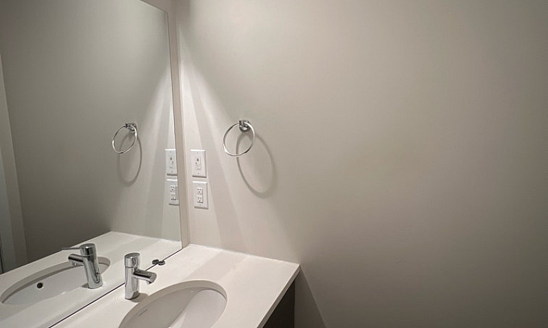 **2 Bed 1 Bath Lower...