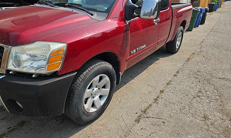 2006 Nissan Titan V8...