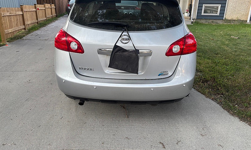 2011 Nissan Rouge Aw...