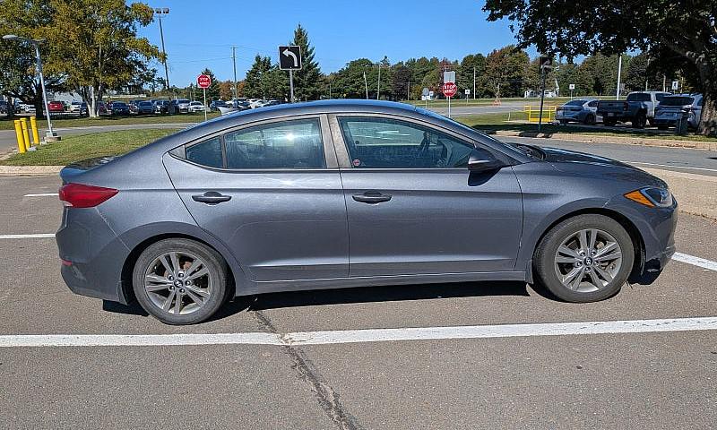 2017 Hyundai Elantra...
