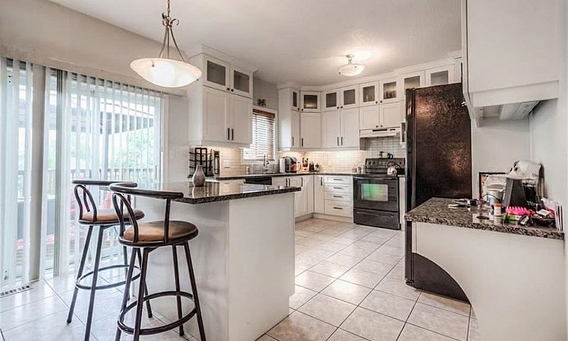 3 Bedroom  Detached ...