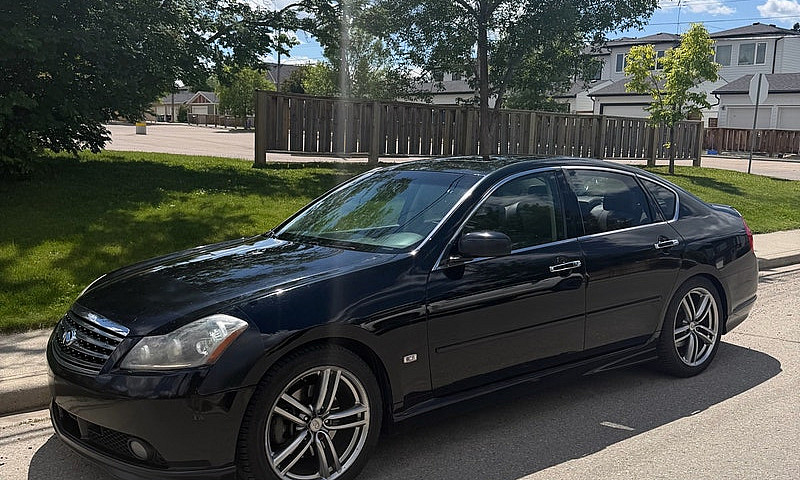 Infiniti M45...