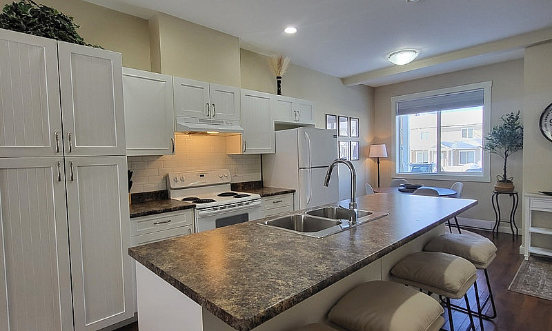 Fully Furnished 2 Be...