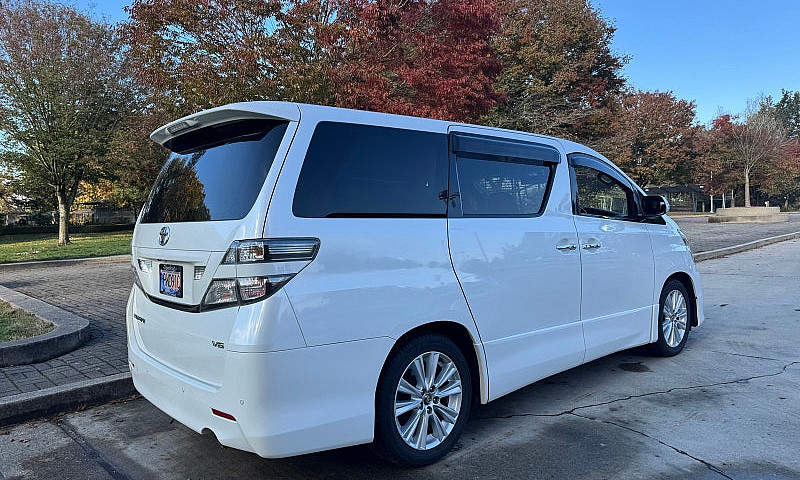 2008 Toyota Vellfire...