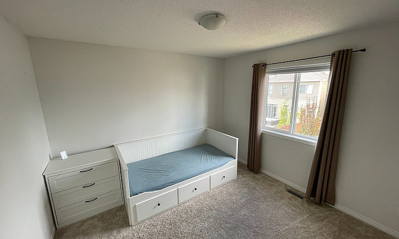 3 Beds 2.5 Baths Ent...