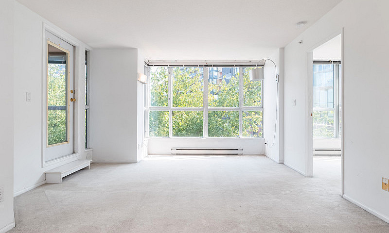 Unfurnished 2 Bedroo...