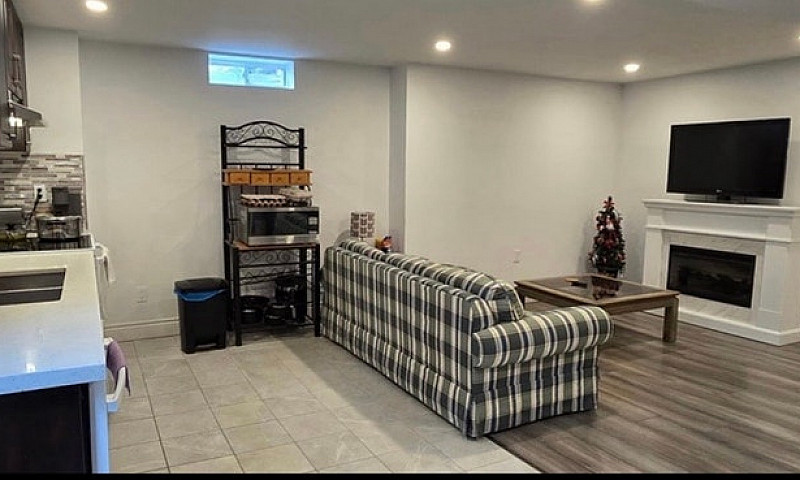 2 Bed Rooms Unit For...