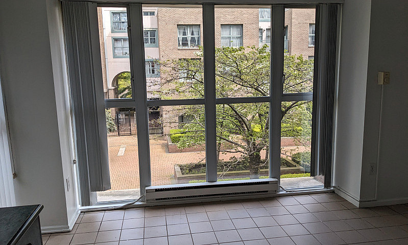 $4,500 / 3Br - 1300F...
