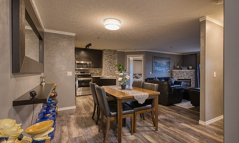 Fully Renovated 2 Be...