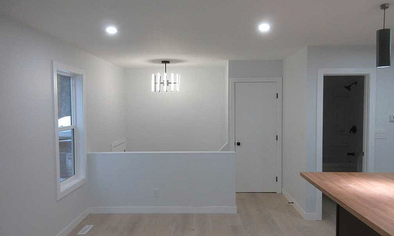 Modern 3 Br 2 Bath F...