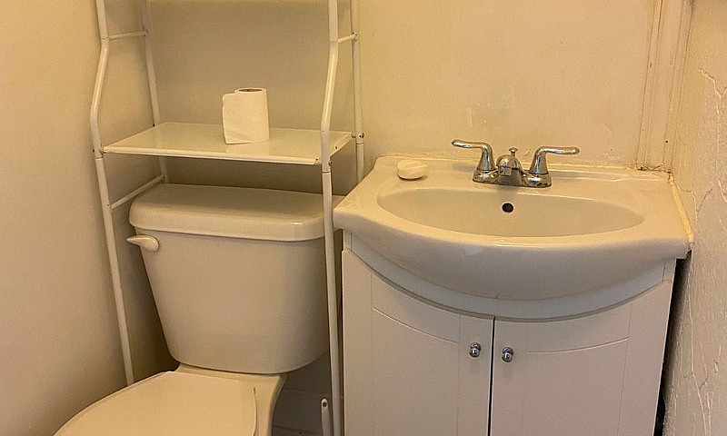 Large 2 Bedroom Dupl...