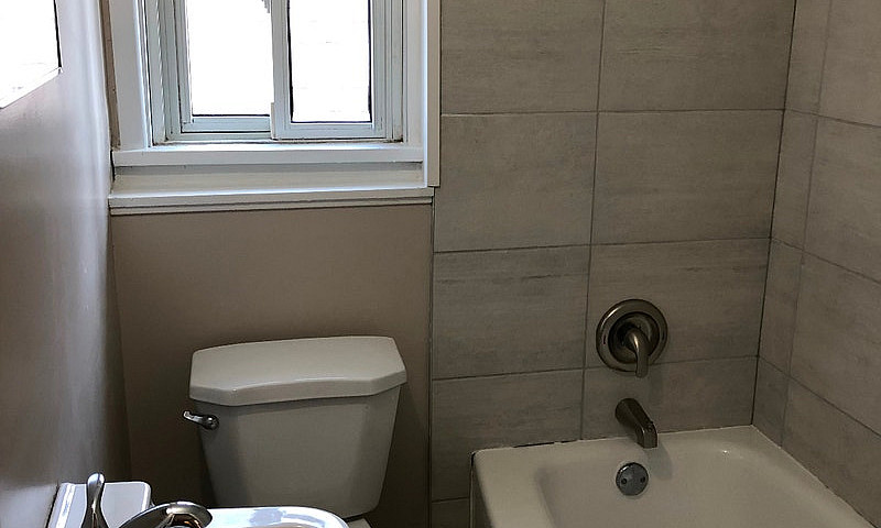 1 Bdr Apt, Top Floor...