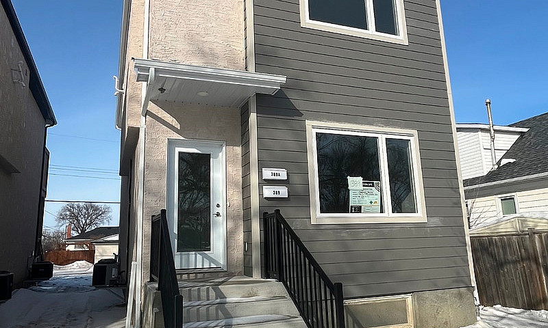 3-Bed / 3-Bath Townh...