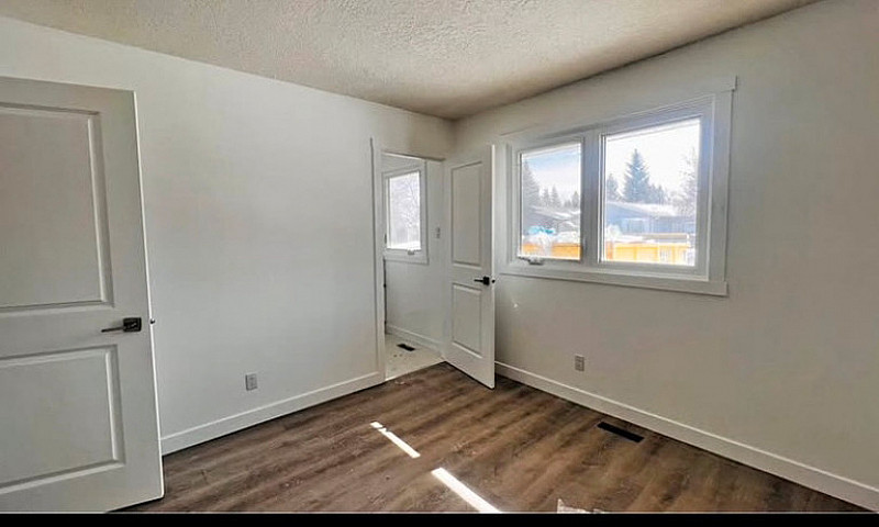 4 Bed 3 Bath House C...