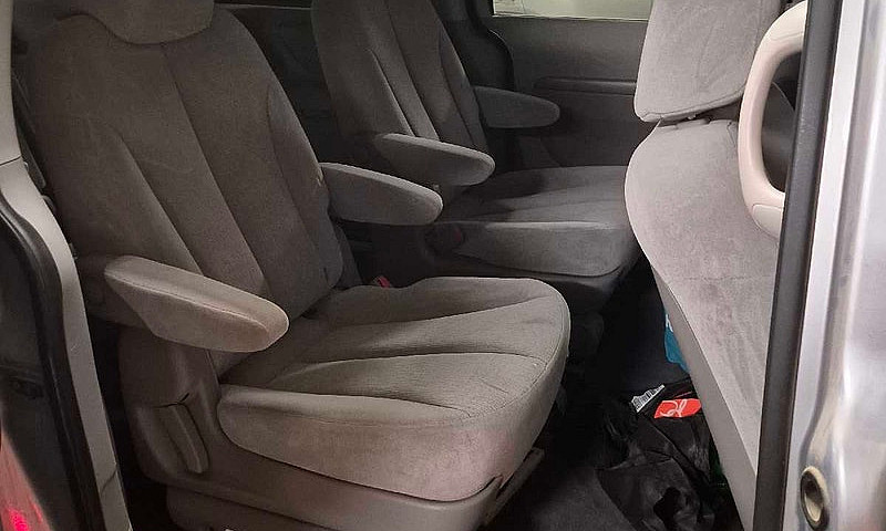 2008 Kia Sedona ...