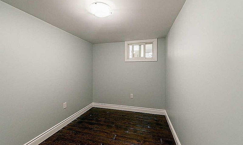 2 Bedrooms Basement ...