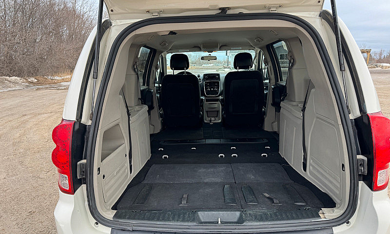 2012 Dodge Grand Car...