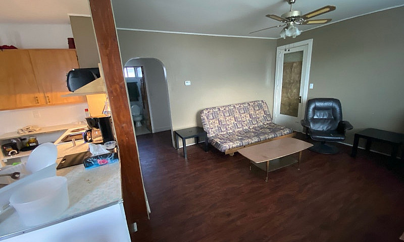 Suite For Rent In Tr...