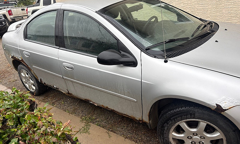 2005 Dodge Neon...