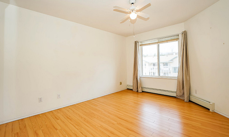 250 5 St Se #301, Sa...