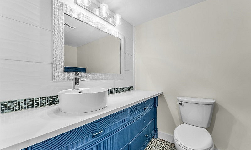 White Rock 2 Bed 2 B...